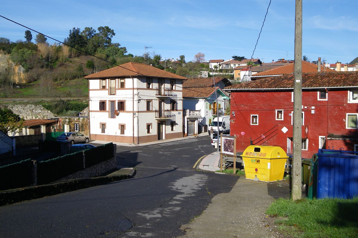 Calle de Putxeta, junto a la plaza Vicente Barrios, en Abanto Zierbena