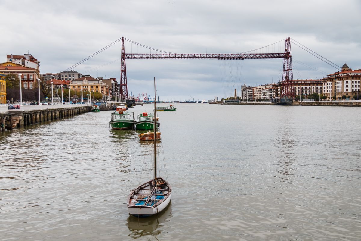 Puente de Bizkaia sobre la ría del Nervión, entre Getxo y Portugalete
